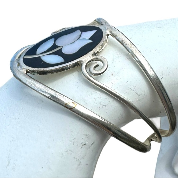 Vintage Alpaca Silver Black Onyx Floral Cuff Bracelet - Picture 3 of 4